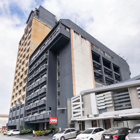 Oyo 115 Northridge Mansions Hotel Quezon City Exterior photo