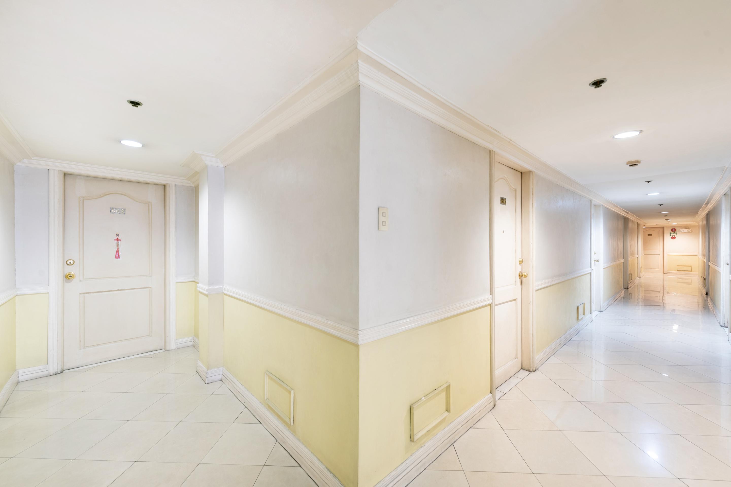 Oyo 115 Northridge Mansions Hotel Quezon City Exterior photo