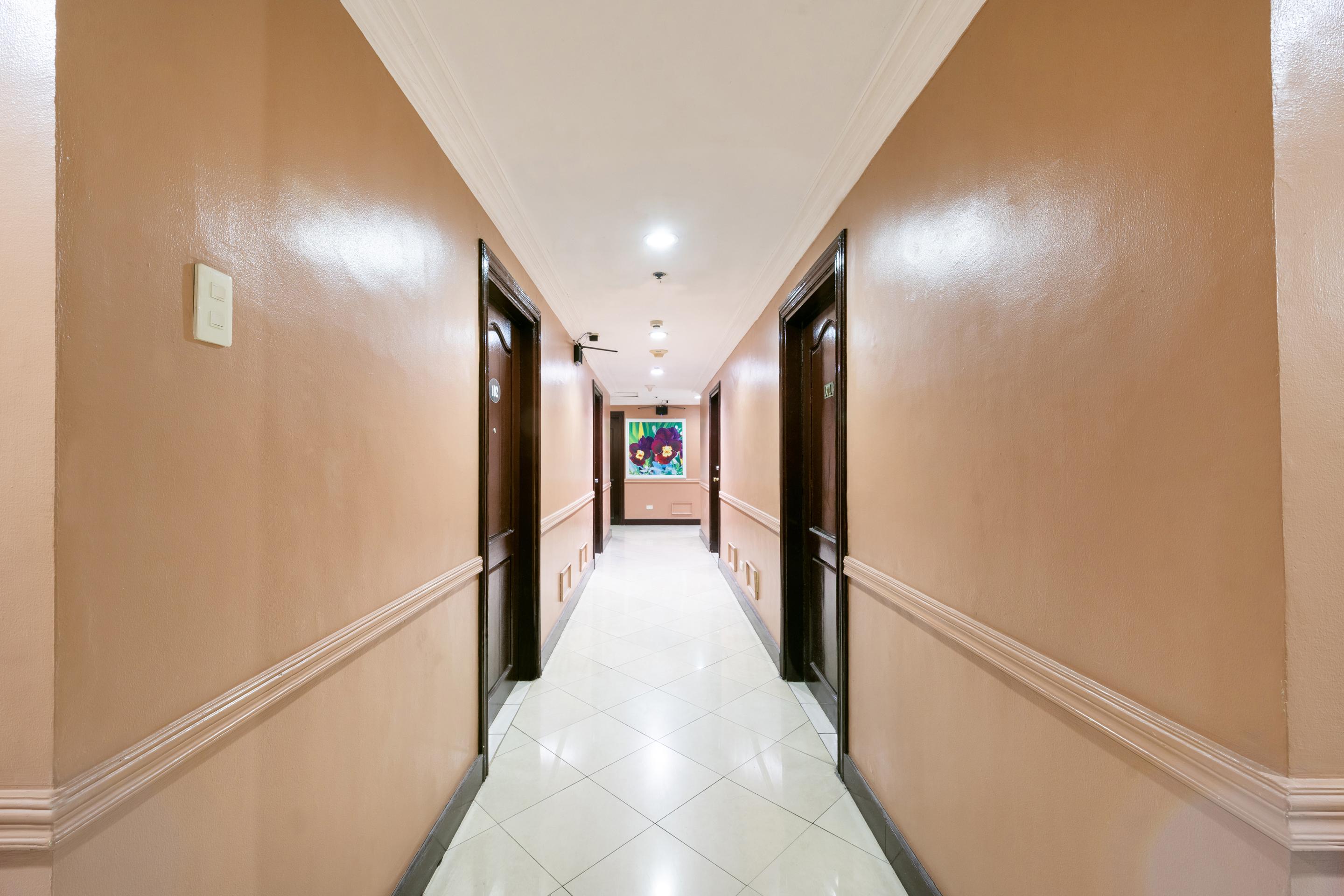 Oyo 115 Northridge Mansions Hotel Quezon City Exterior photo
