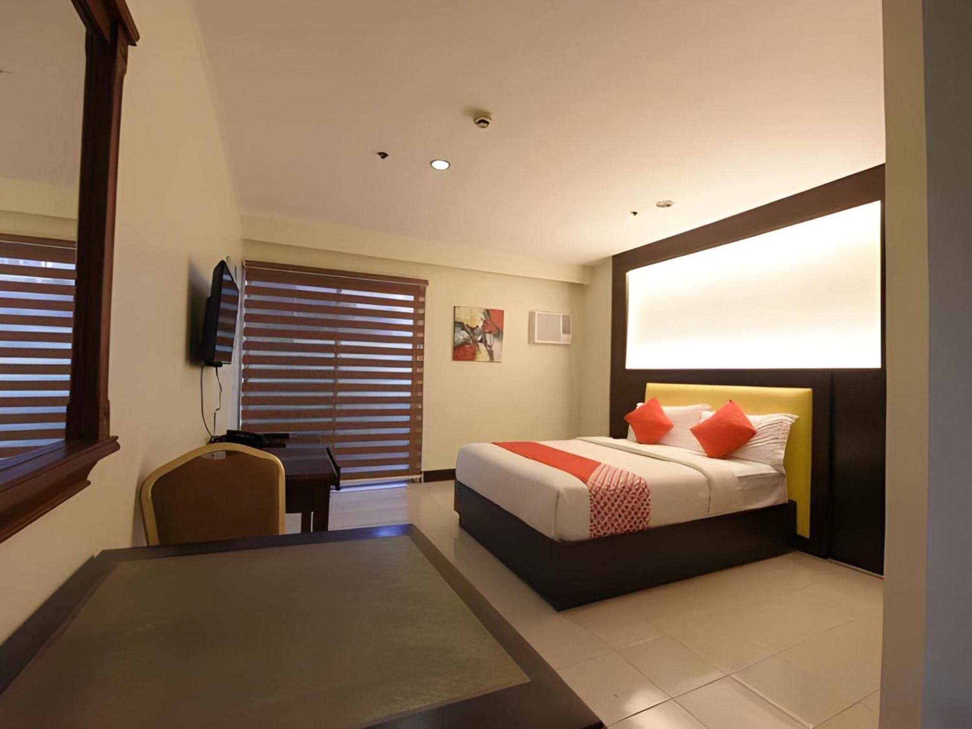 Oyo 115 Northridge Mansions Hotel Quezon City Exterior photo