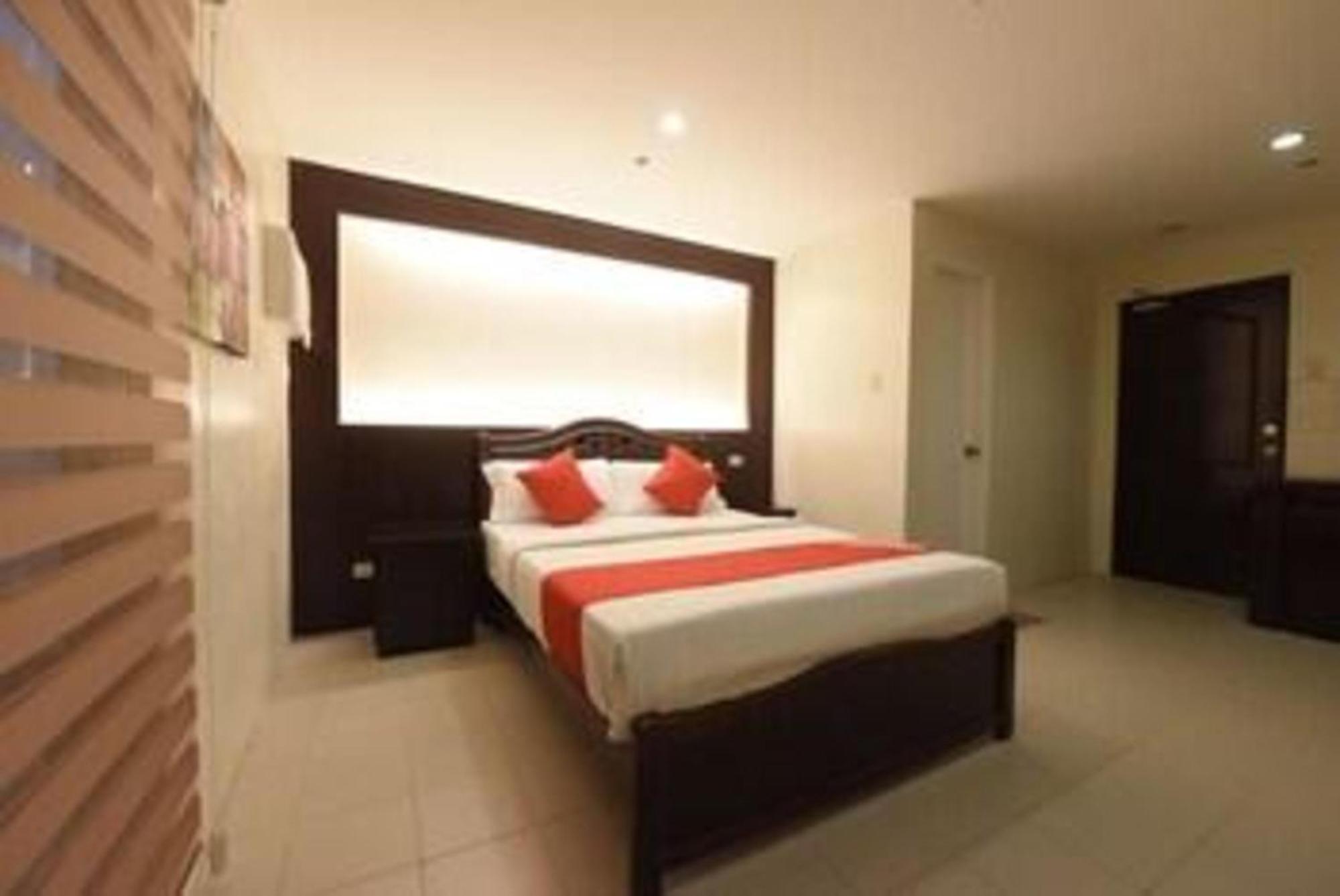 Oyo 115 Northridge Mansions Hotel Quezon City Exterior photo