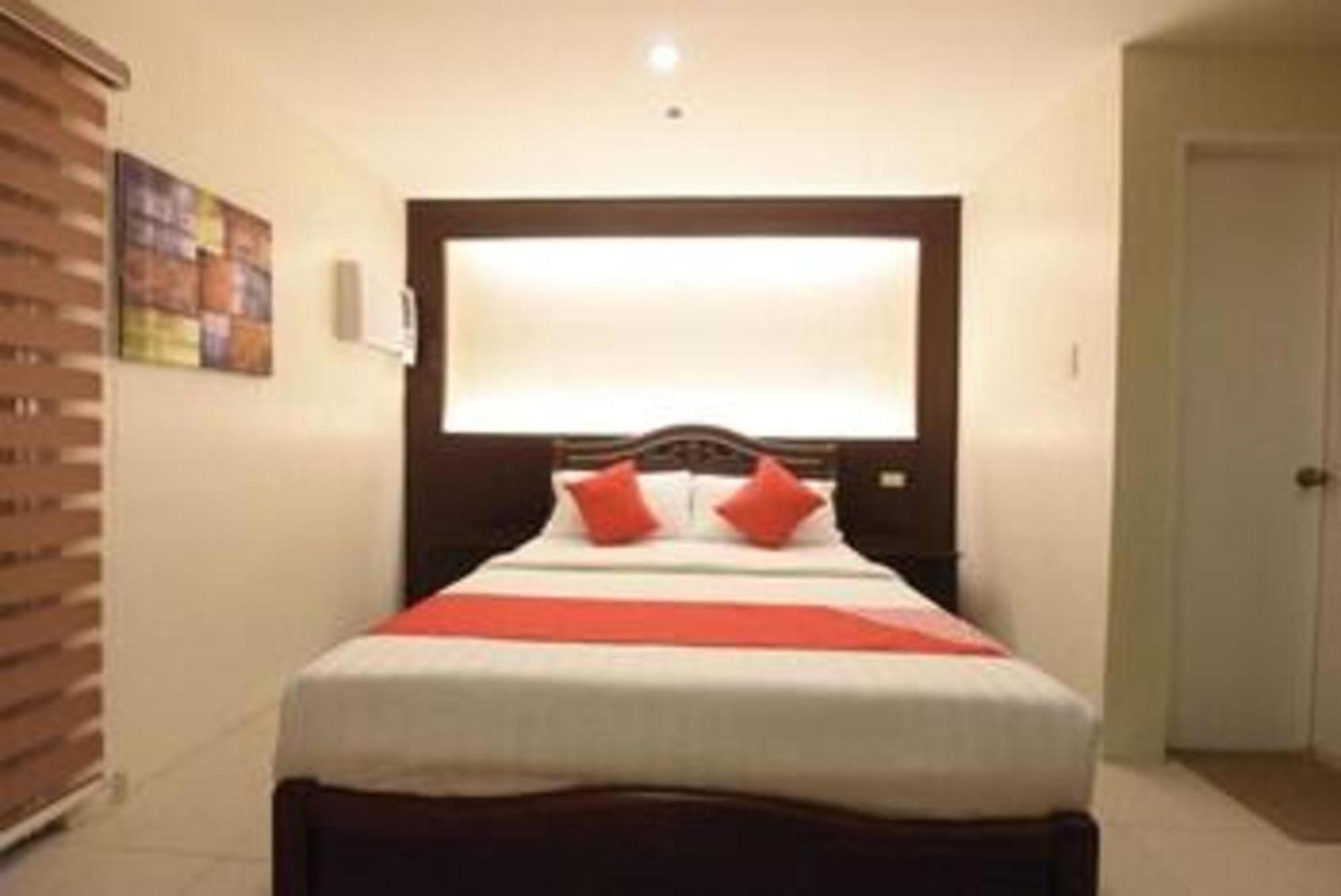 Oyo 115 Northridge Mansions Hotel Quezon City Exterior photo