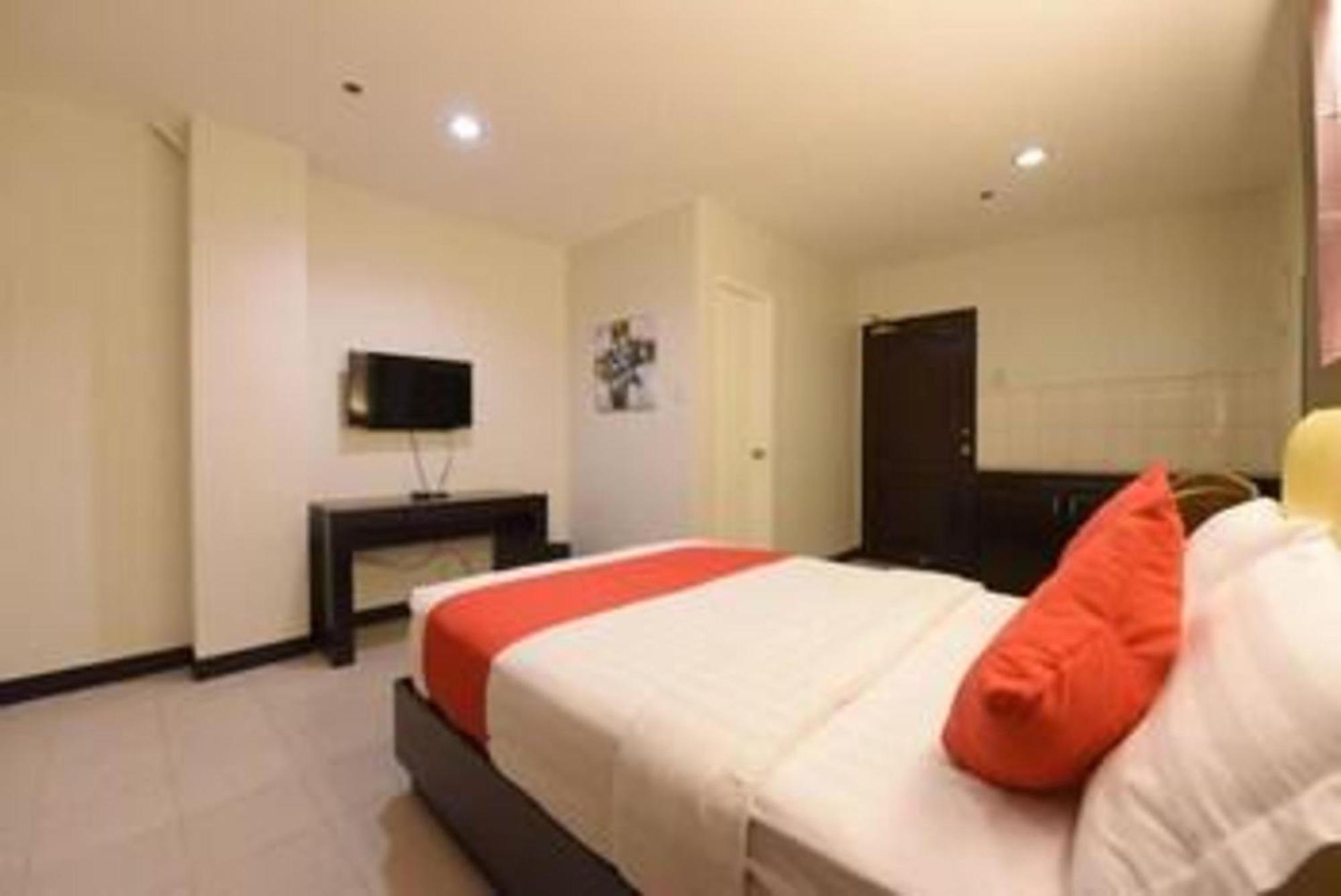 Oyo 115 Northridge Mansions Hotel Quezon City Exterior photo