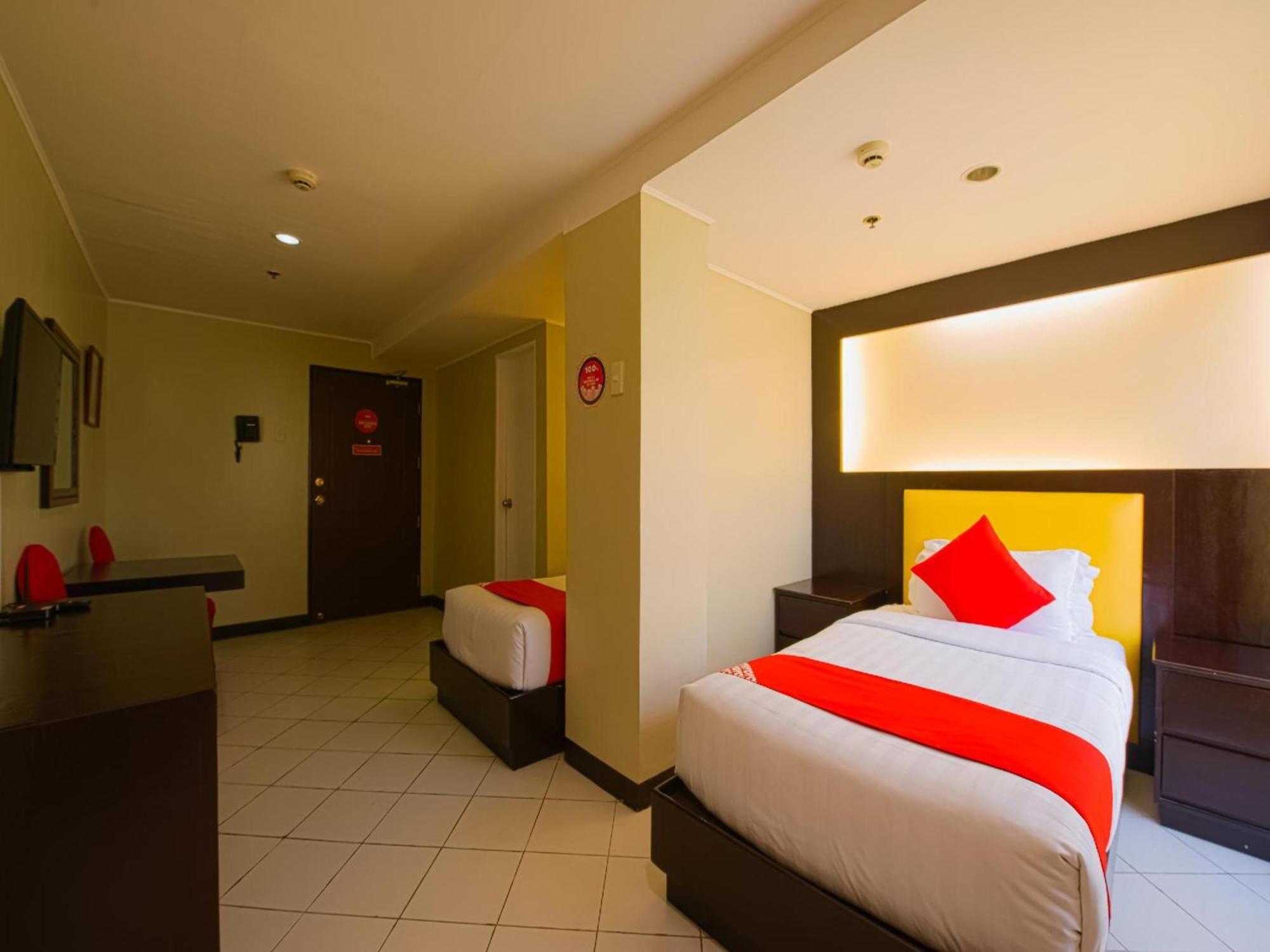 Oyo 115 Northridge Mansions Hotel Quezon City Exterior photo